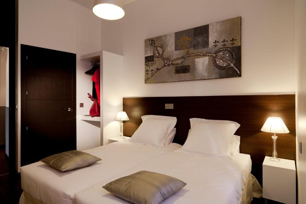 Thc Latina Hostel Madrid Eksteriør billede