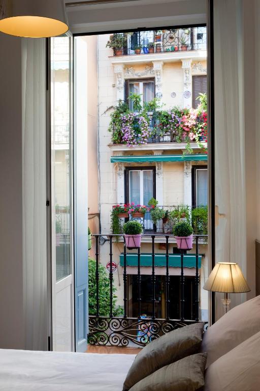 Thc Latina Hostel Madrid Eksteriør billede